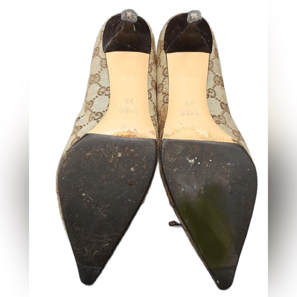 Gucci Women's 156968 Beige Monogram Pointed Toe Slip-On Pump Heels Size 7B W/COA - Picture 4 of 9